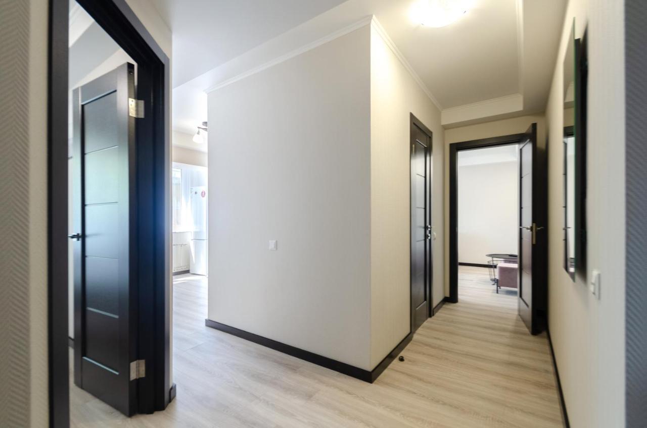Artal Apartment On Obolonskyi Avenue 16 Kyiv Exterior photo